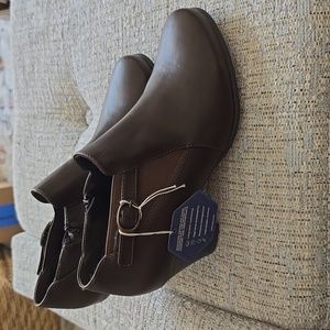 CROFT AND BARROW BRAND WOMEN'S DRESSY BROWN SHORT ANKLE BOOTS SIZE 7